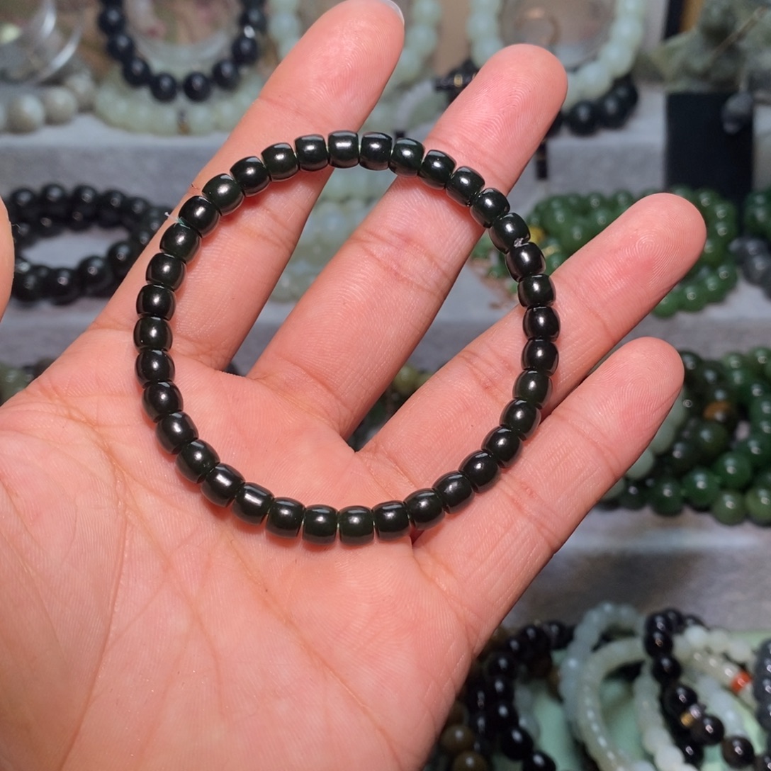 和田玉未镶嵌手链