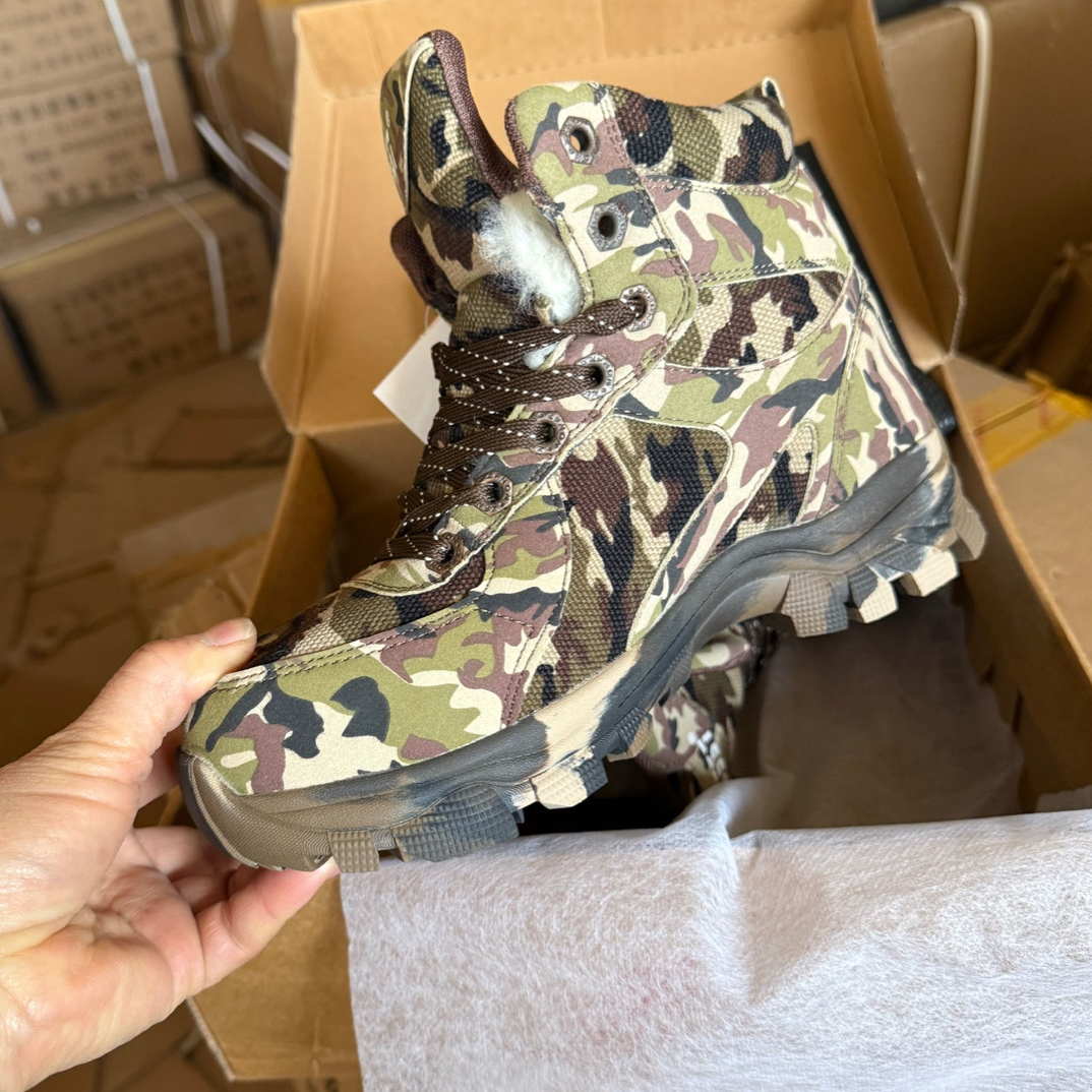 处理户外雪地靴高帮棉靴保暖防滑【3544厂】（鞋面颜色随机发货）