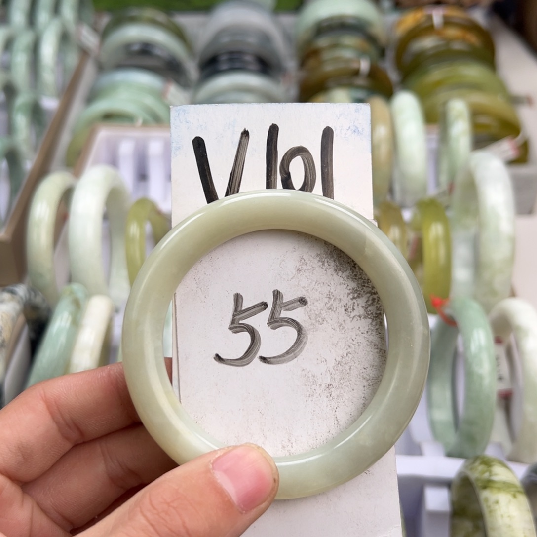 岫玉手镯未镶嵌天然岫玉微瑕