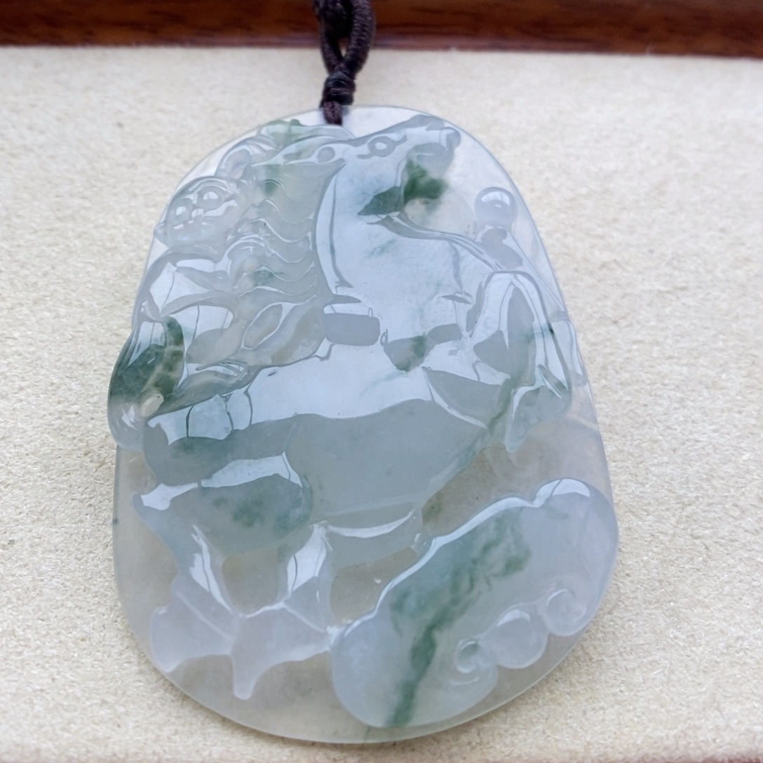 翡翠未镶嵌颈饰吊坠