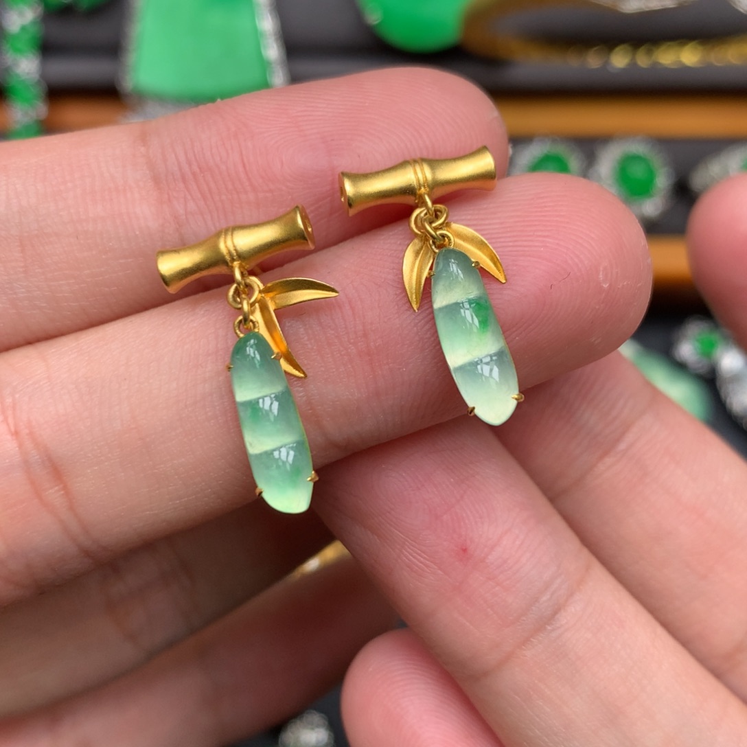 翡翠18K金镶嵌耳饰