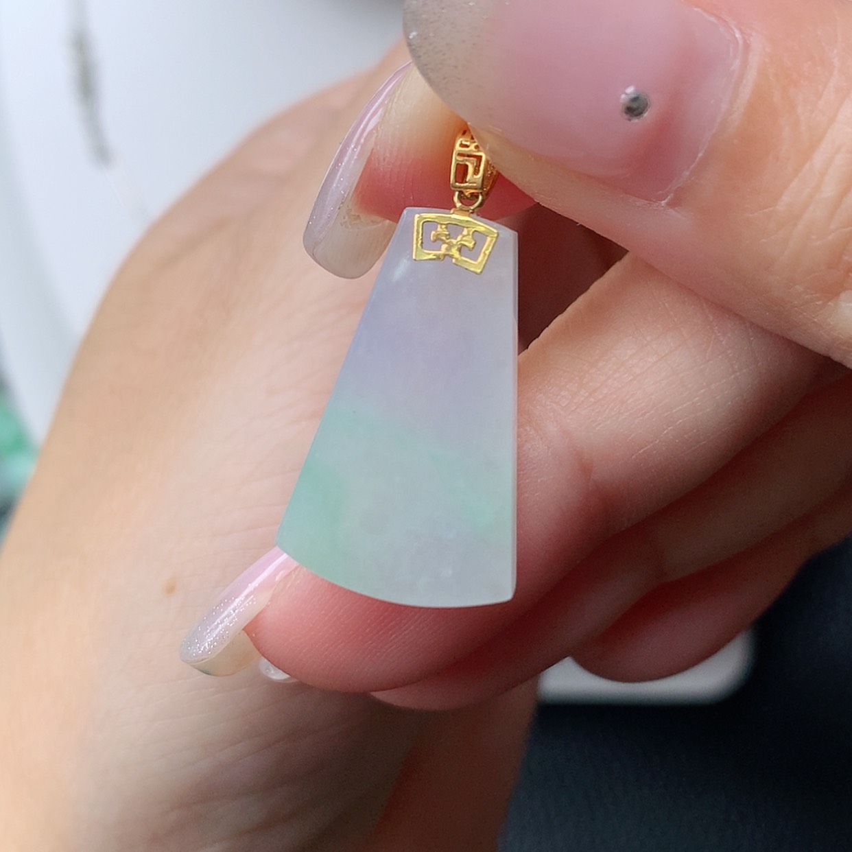 【闪购商品】翡翠18K金镶嵌吊坠(赠链)