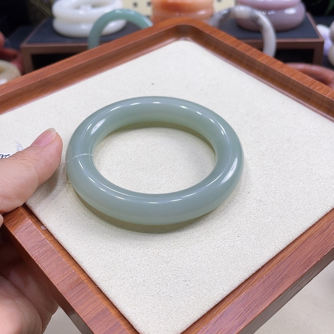 未镶嵌手镯石英岩玉无**虑