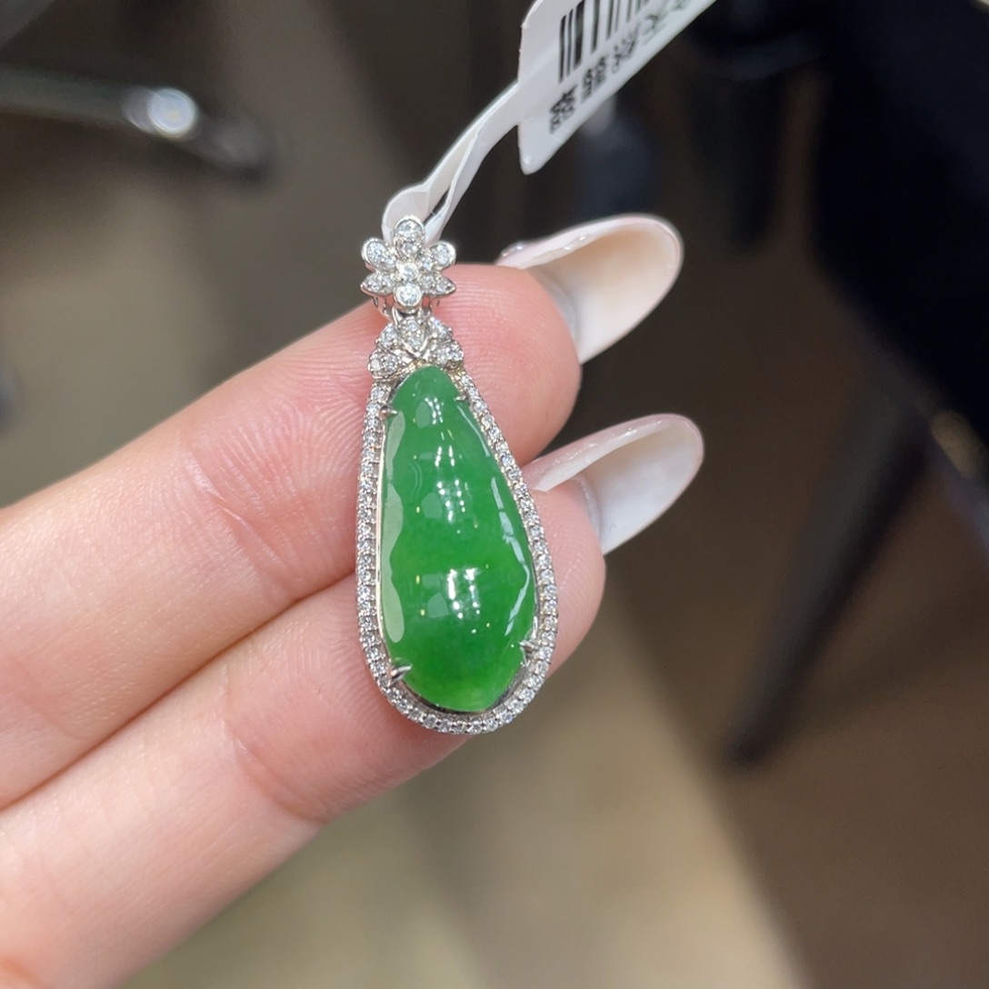 翡翠颈饰18K金镶嵌天然缅甸翡翠a货