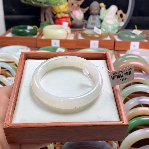 和田玉手镯未镶嵌53/54