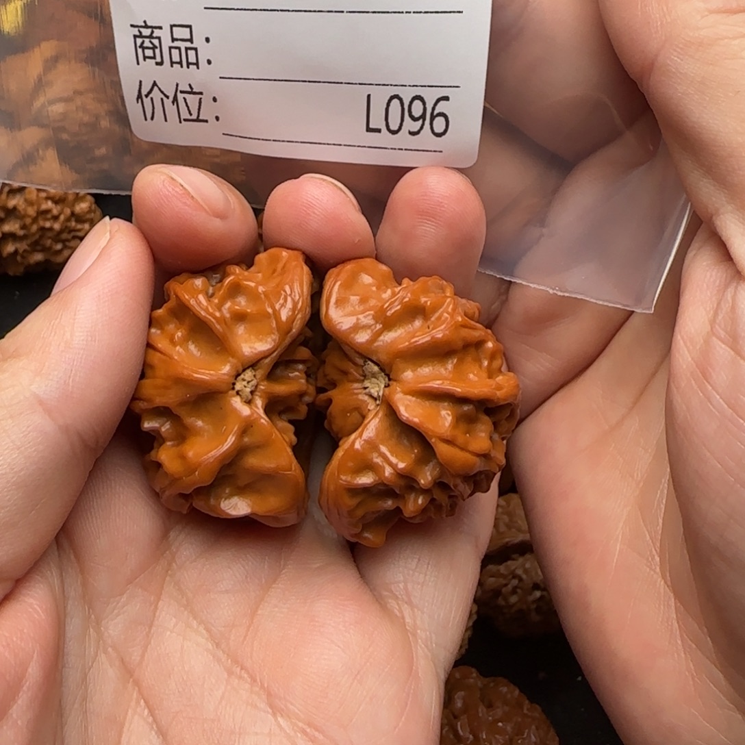 加***天桃核把件野生聚宝盆
