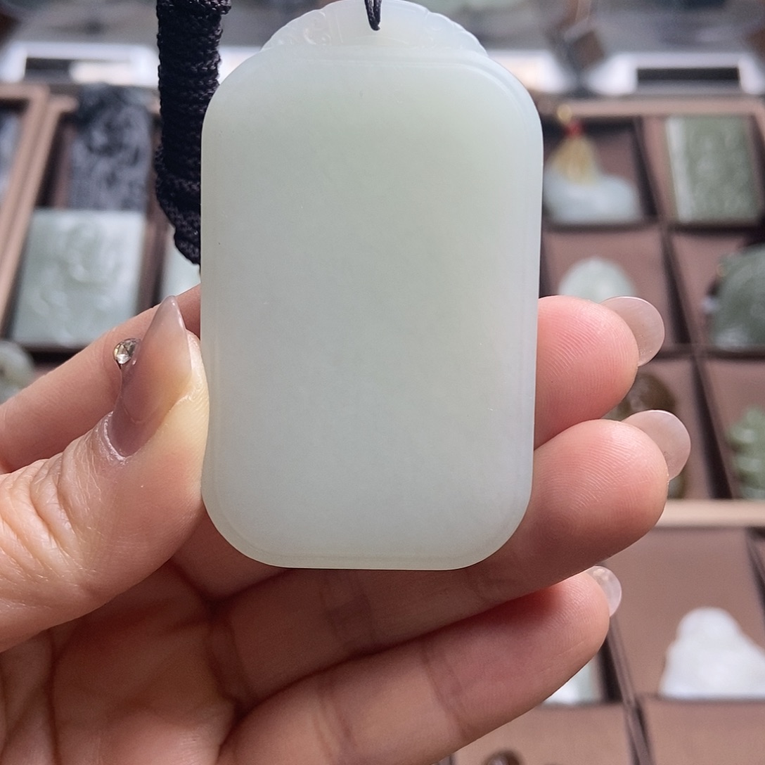 和田玉（糖玉）颈饰未镶嵌