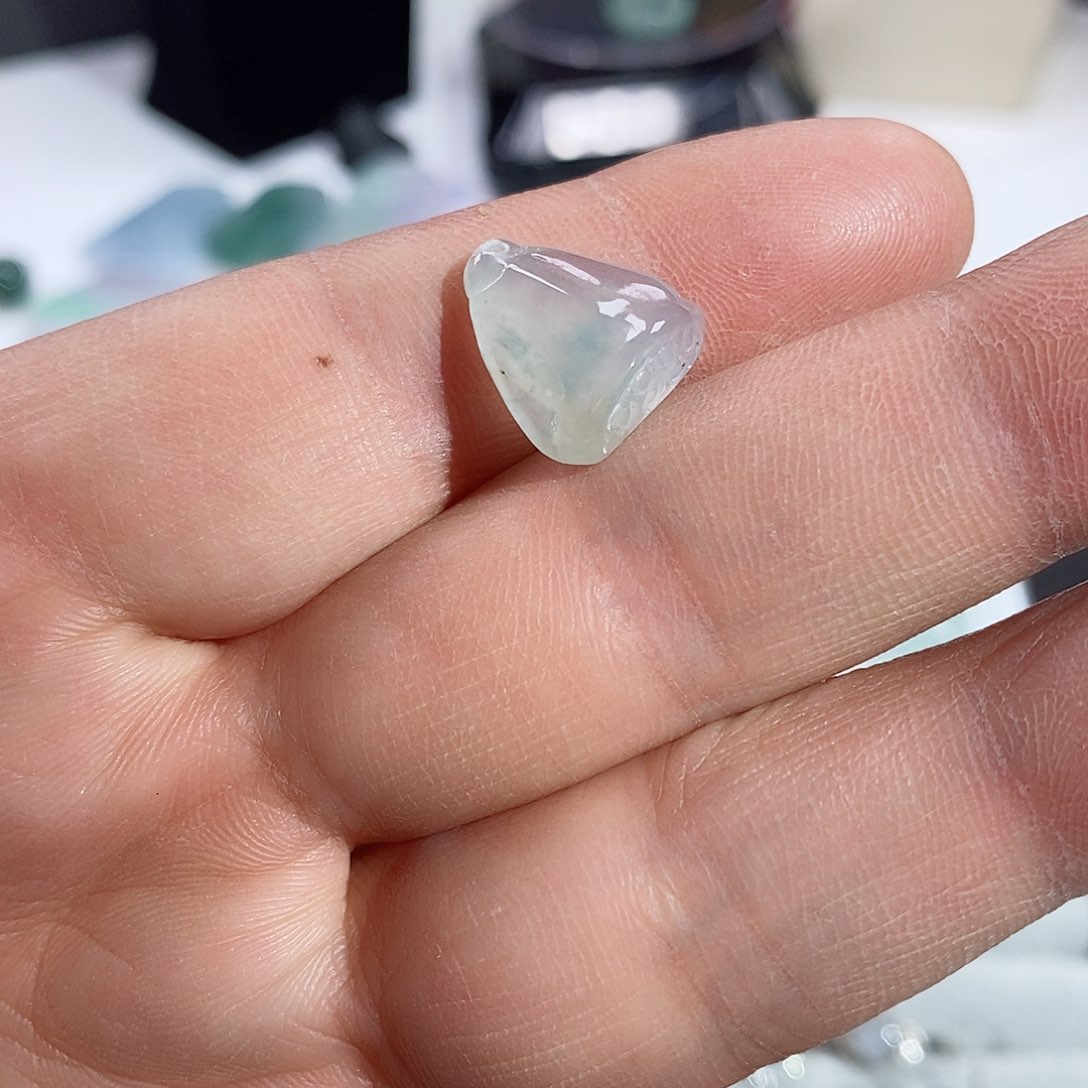 翡翠颈饰未镶嵌碎***奏莲蓬