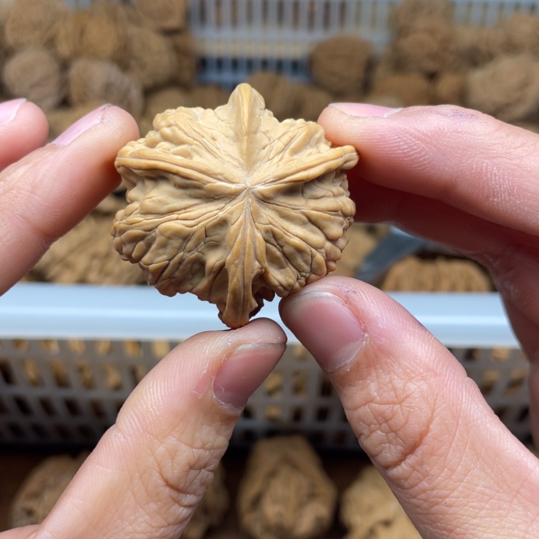 江***辞文玩核桃吊坠磨盘三愣