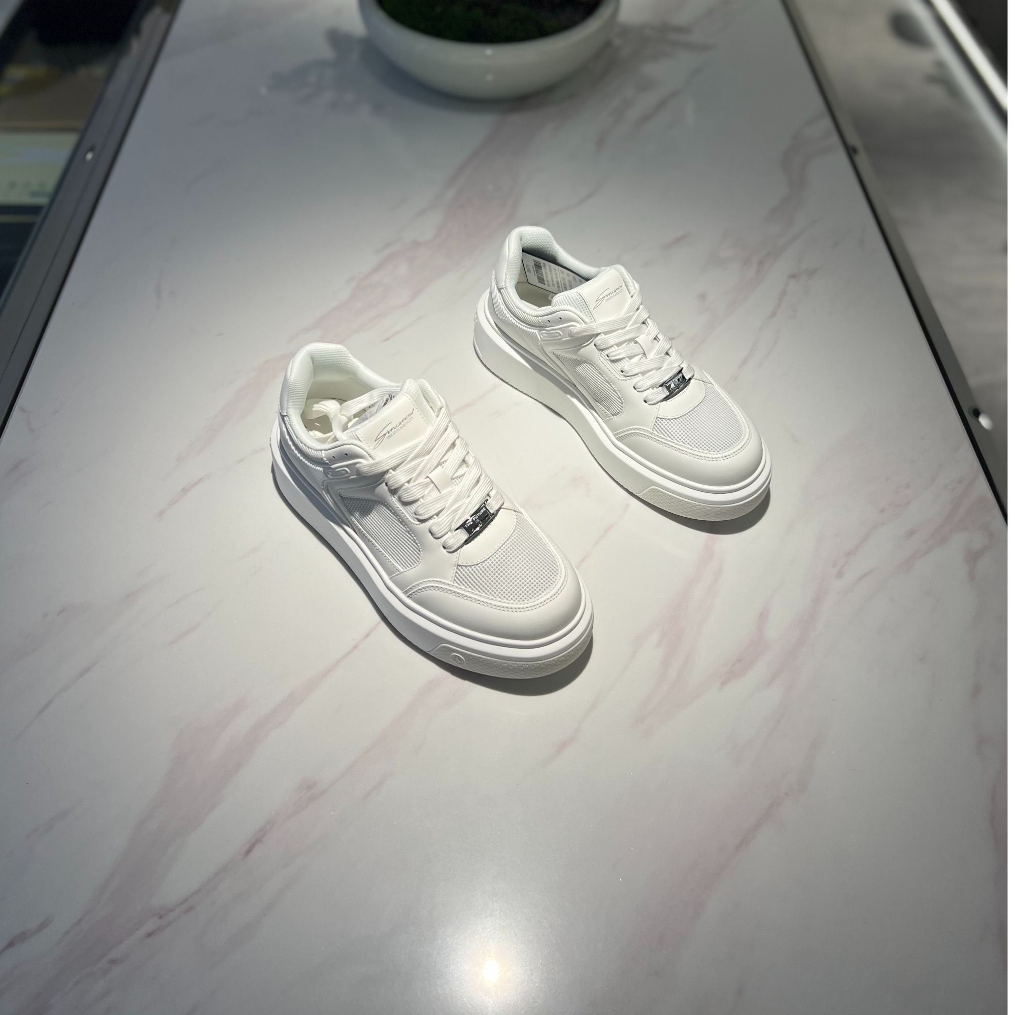 欣赛诺2025十年新款高端厚底增高白色板鞋小白鞋时尚百搭休闲鞋