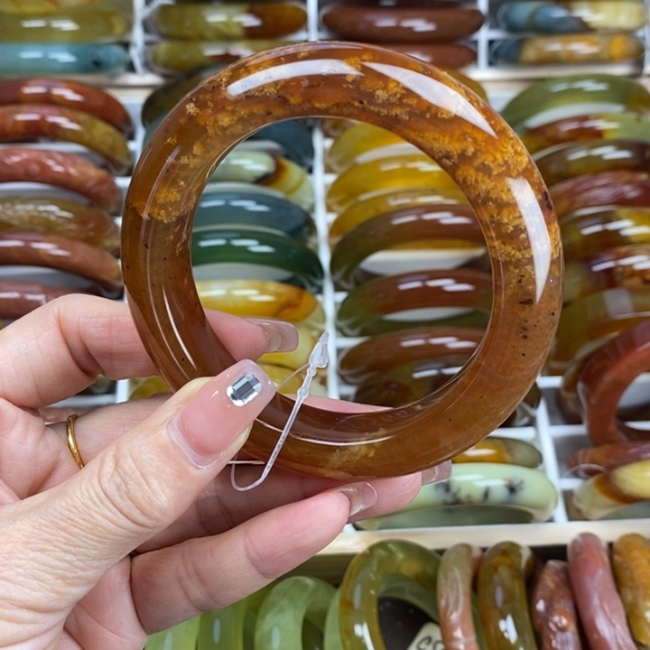 蛇纹石玉手镯未镶嵌60