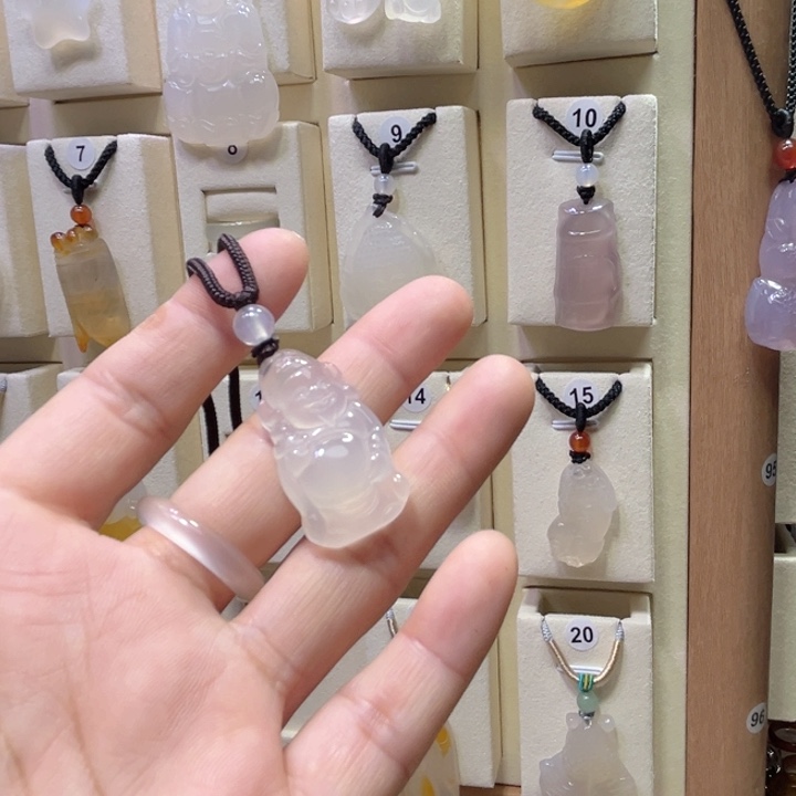 玛瑙/玉髓颈饰未镶嵌一****°