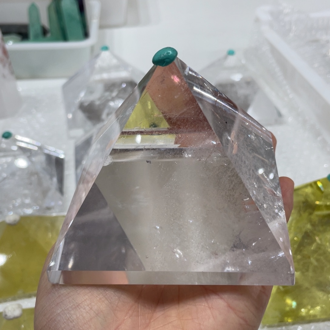 水晶金字塔未镶嵌