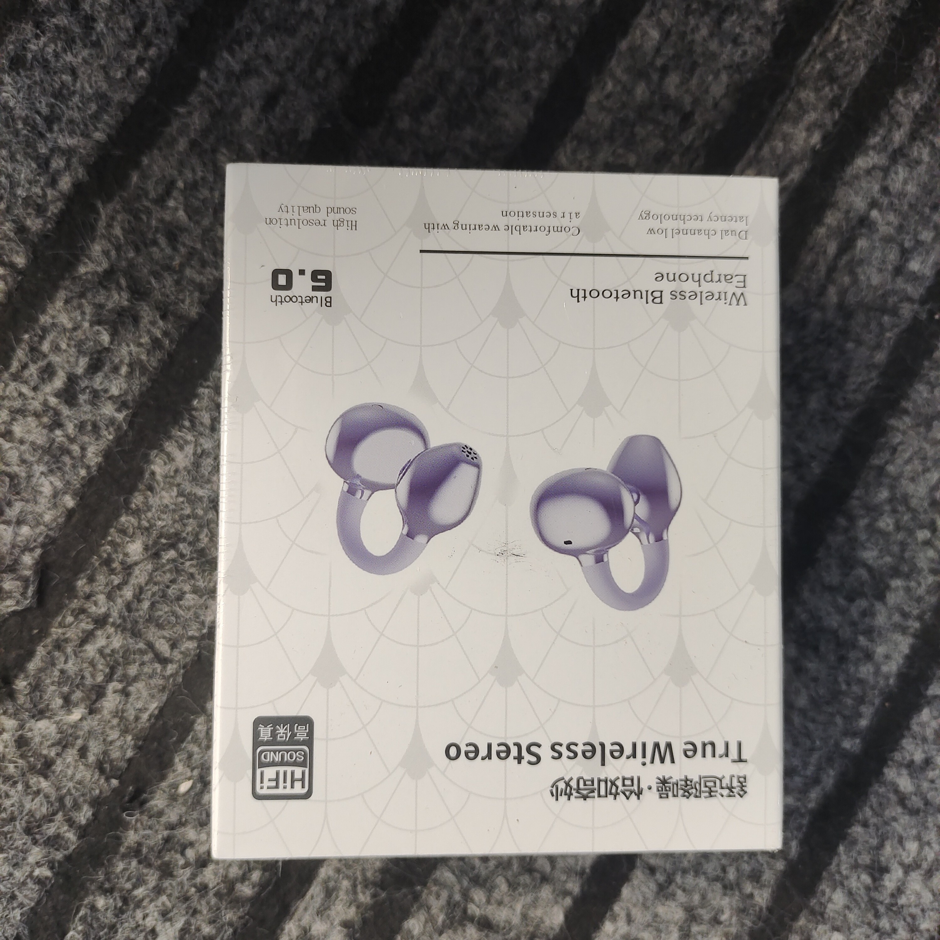 9新  夹耳式耳机（99新）