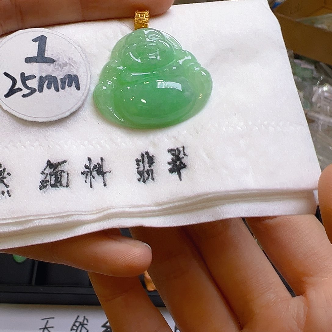 翡翠颈饰18K金镶嵌翡翠