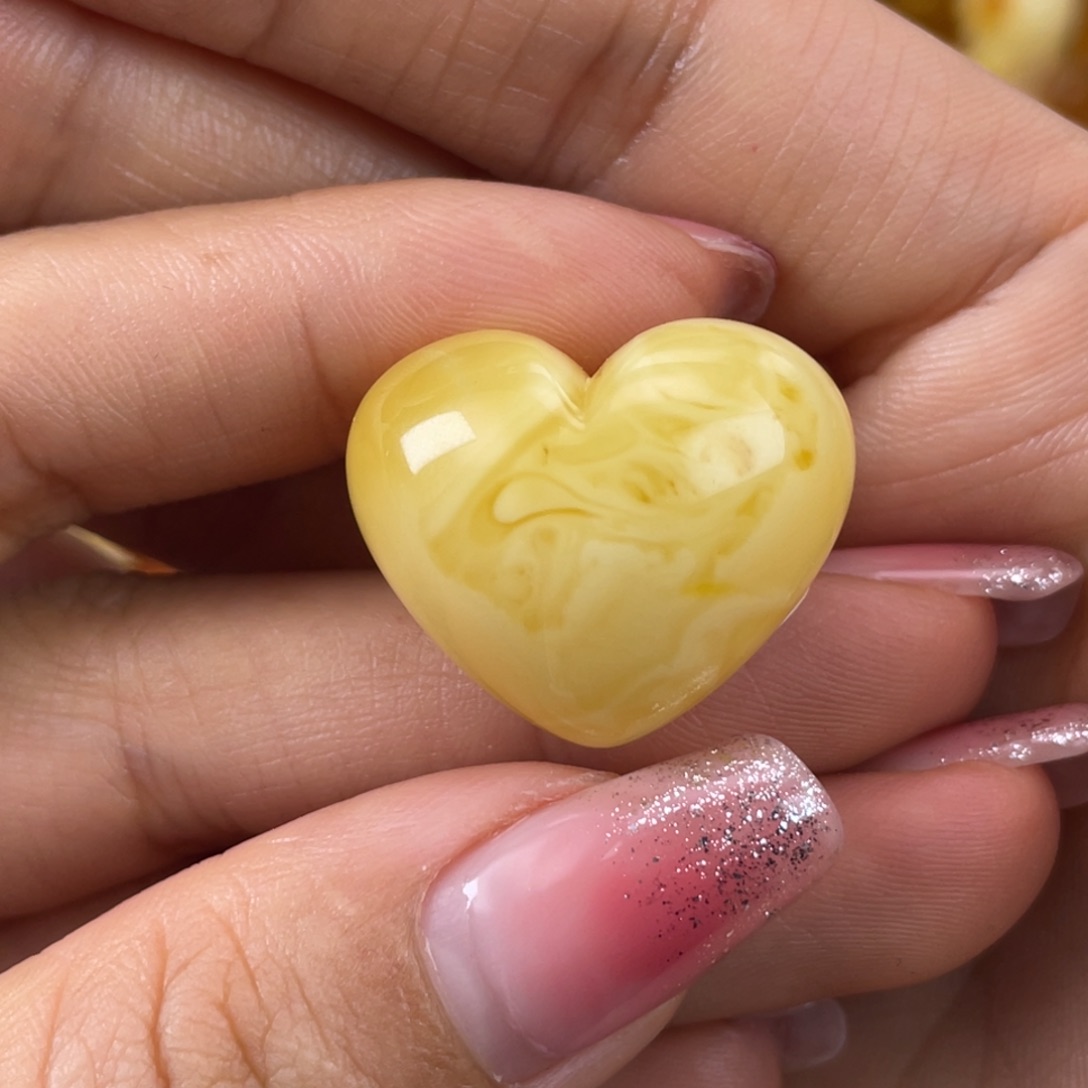 琥珀裸石未镶嵌蜜蜡