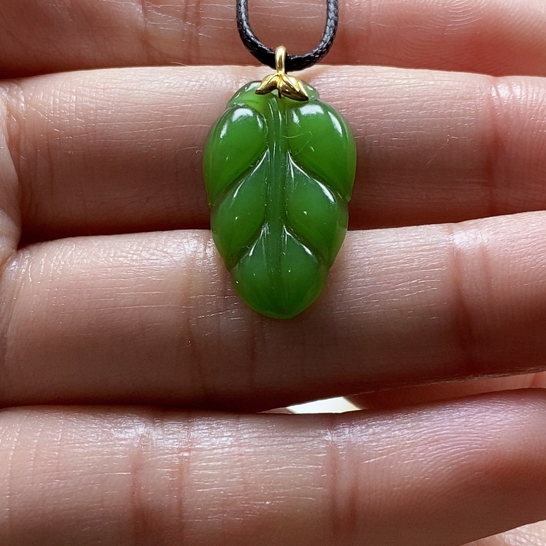 和田玉（碧玉）颈饰18K金镶嵌