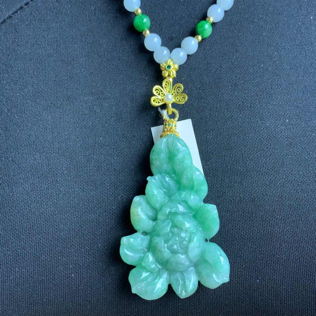 翡翠颈饰未镶嵌翡翠