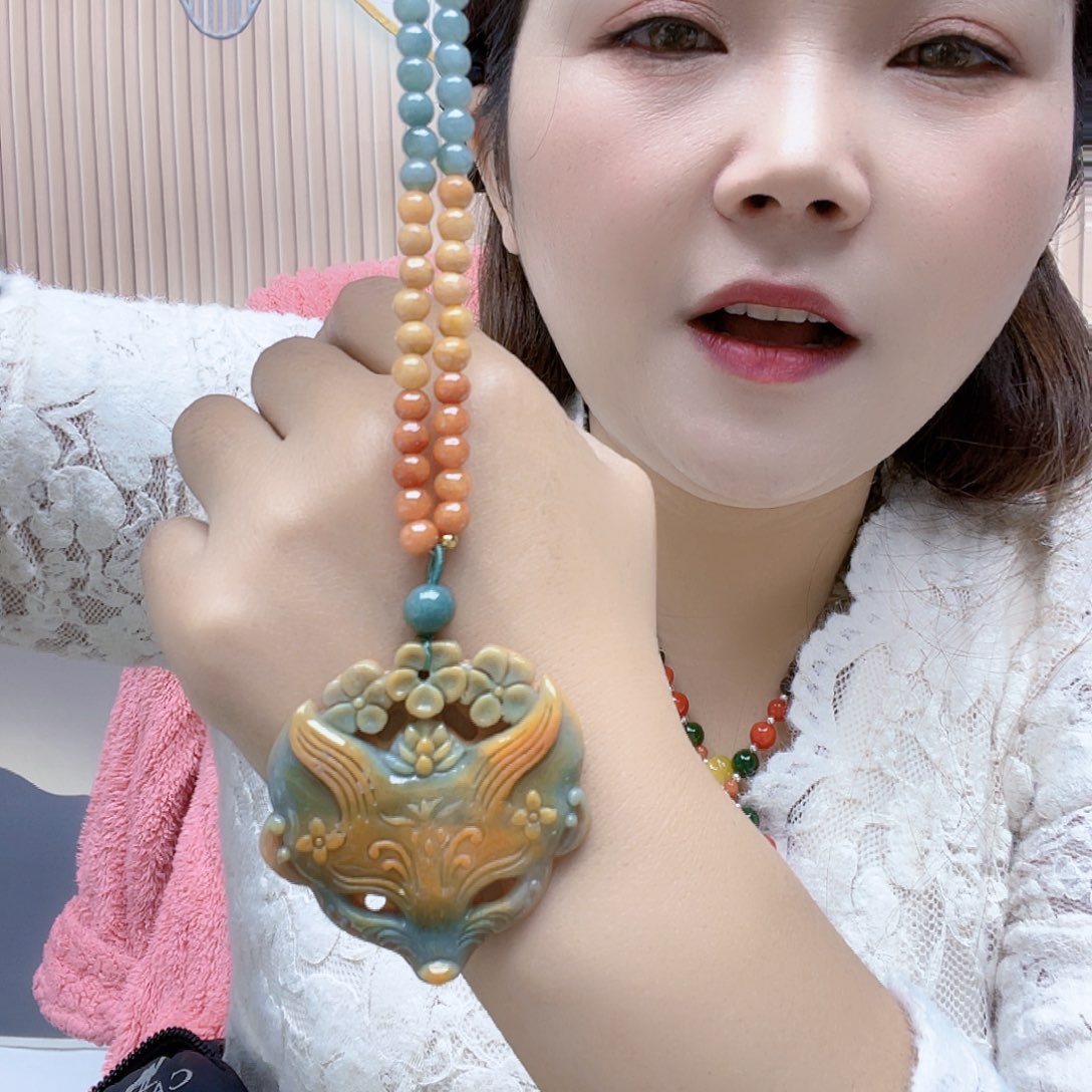 翡翠未镶嵌颈饰项链