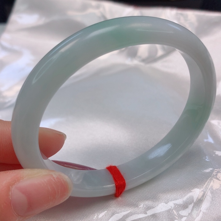 翡翠手镯（贵妃镯）未镶嵌