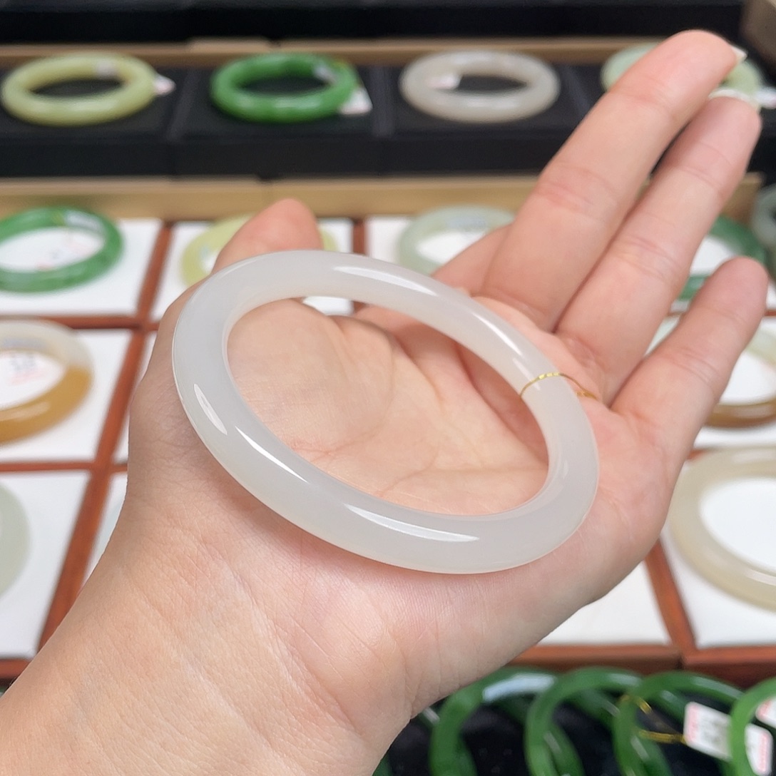 和田玉未镶嵌手镯-冰白