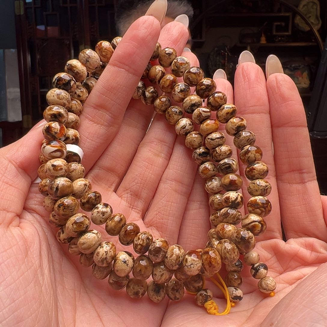 琥珀裸石未镶嵌抚顺琥珀20384。8mm