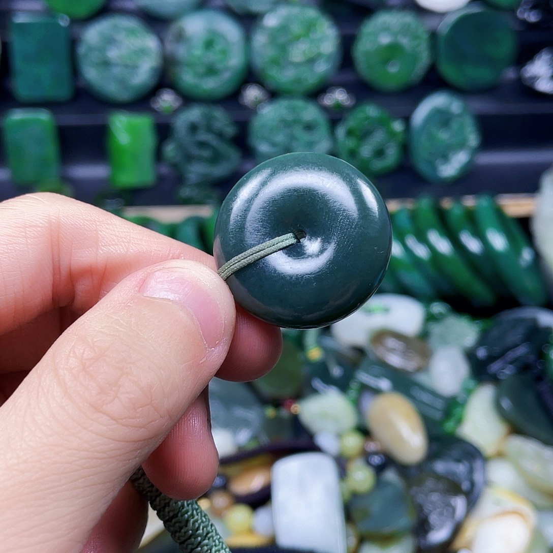 和田玉未镶嵌珠宝半成品