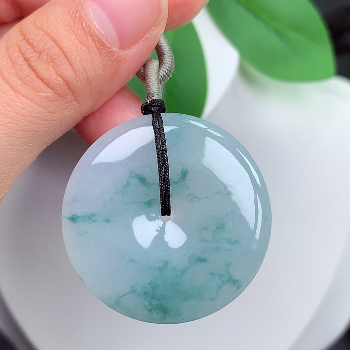 颈饰未镶嵌翡翠平安扣 35.4x5.7mm