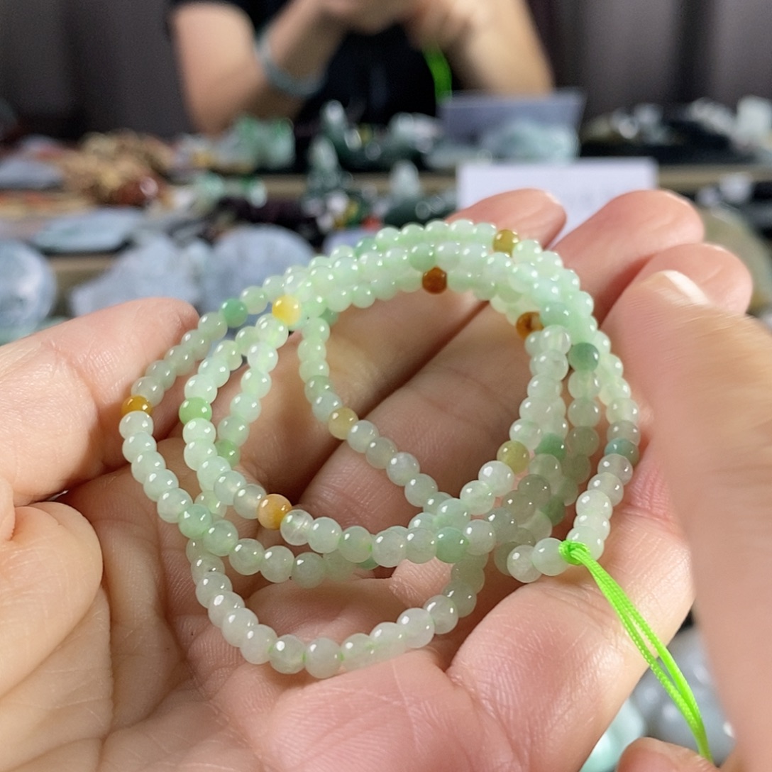 翡翠挂件未镶嵌珠链