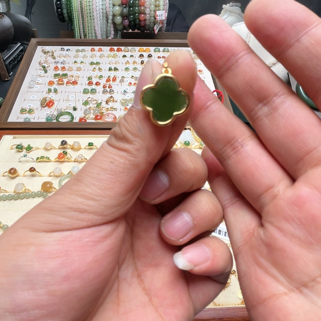 和田玉吊坠银S925镀金镶嵌