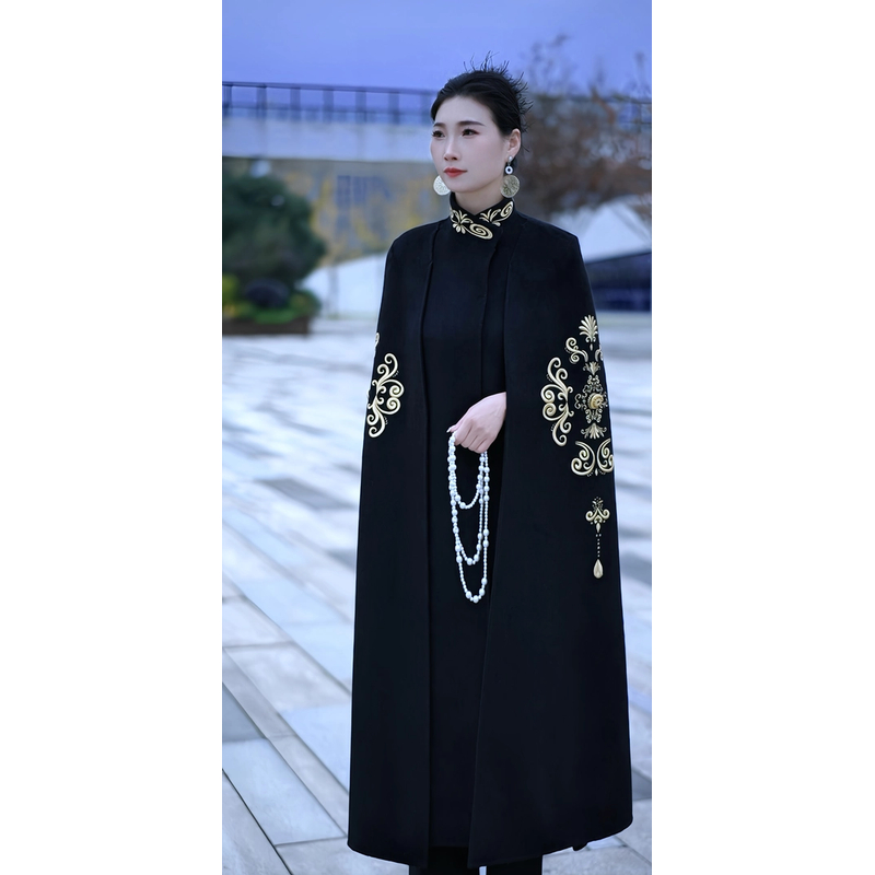 952-2025秋冬新款斗篷双面女王范中式国风刺绣斗篷双面大衣女2