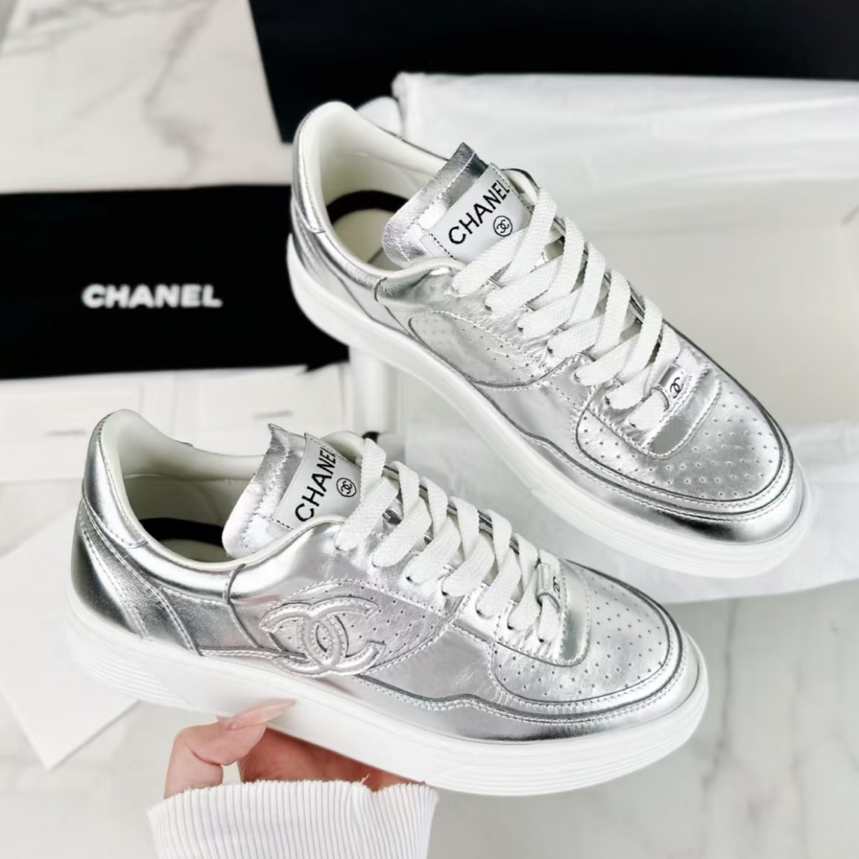 99新 Chanel/香奈儿 款式:Chanel香奈儿银色板鞋 39码 4673 99新