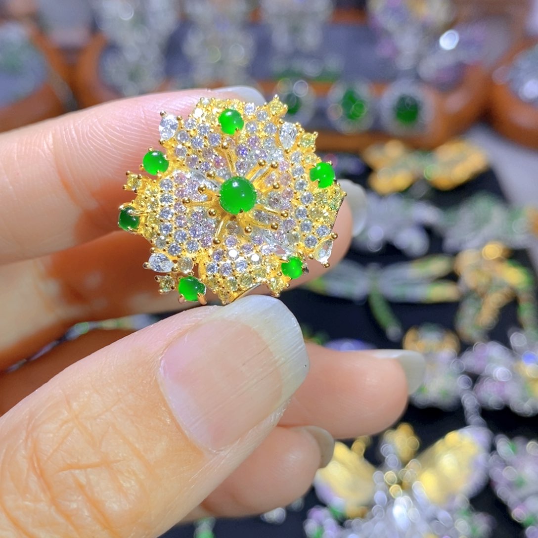 翡翠颈饰银S925镶嵌天然翡翠