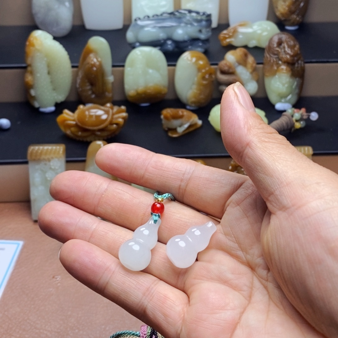 和田玉未镶嵌吊坠(不含链)