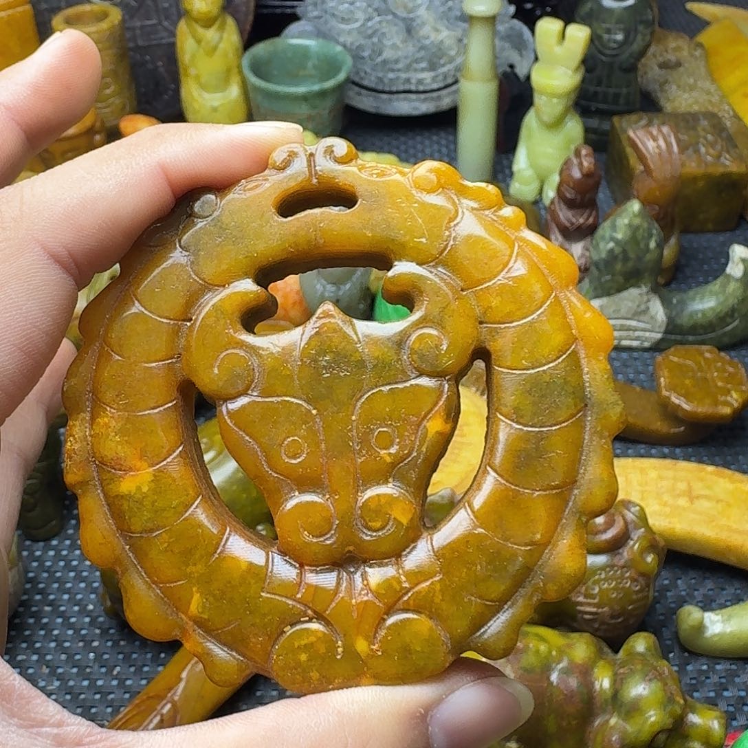 白玉菩提吊坠。。。