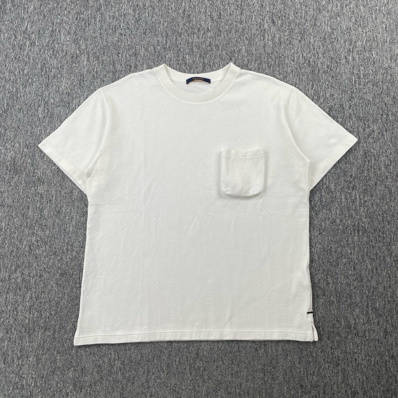 99新 LouisVuitton/路易威登 4863/白色暗纹老花3D口袋短袖T恤/M