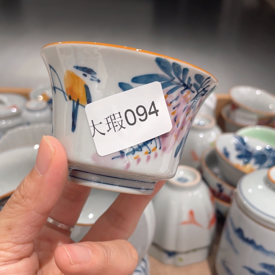 釉下手绘茶具微瑕