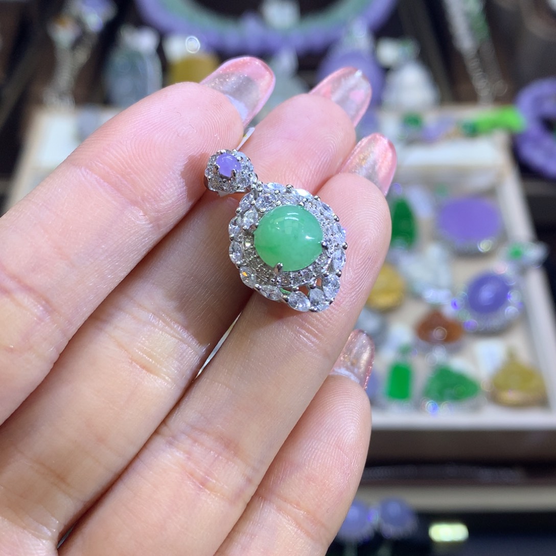 翡翠颈饰银S925镶嵌翡翠