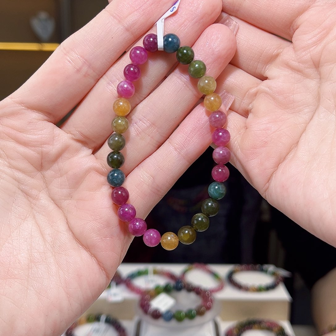 碧玺多样性发一碧玺未镶嵌娜****?