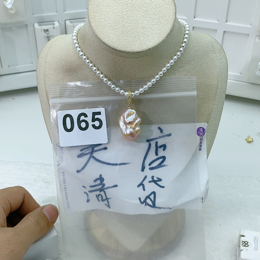 淡水珍珠颈饰合金