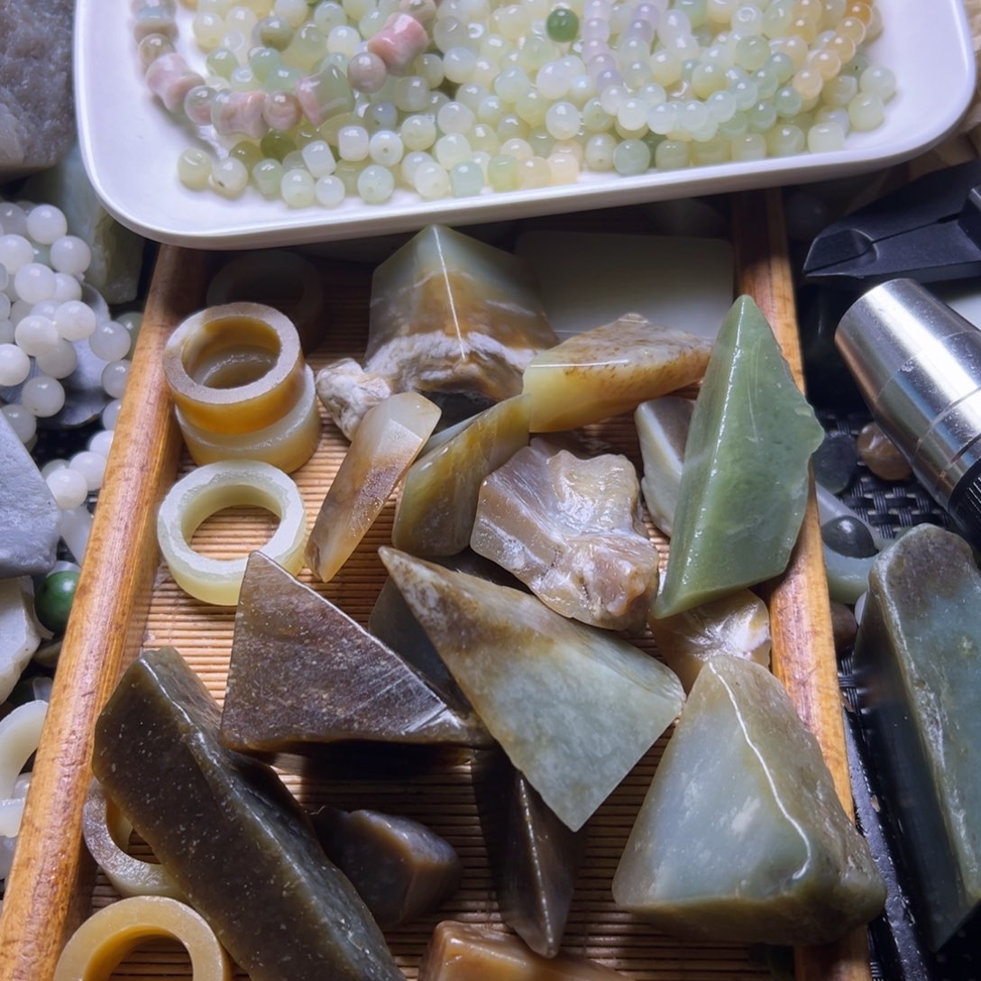 和田玉（糖玉）未镶嵌挂件