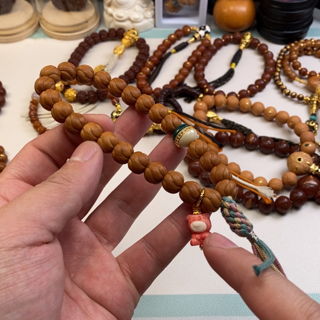 吊坠猴头核桃。。。。。。。。。。。