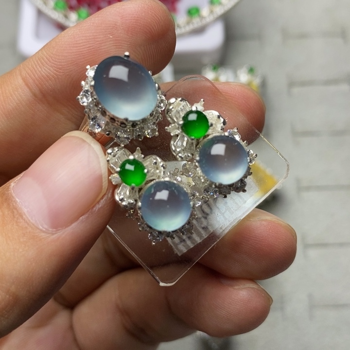 定制翡翠未镶嵌高冰玻天空蓝10.3mm