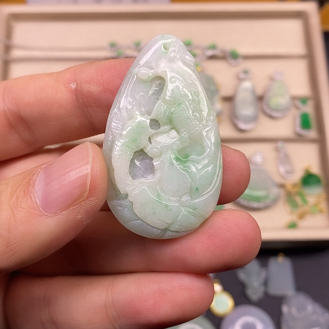 翡翠未镶嵌颈饰天然缅甸翡翠A货漏个