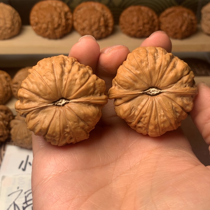 文玩核桃吊坠红****?南瓜饼