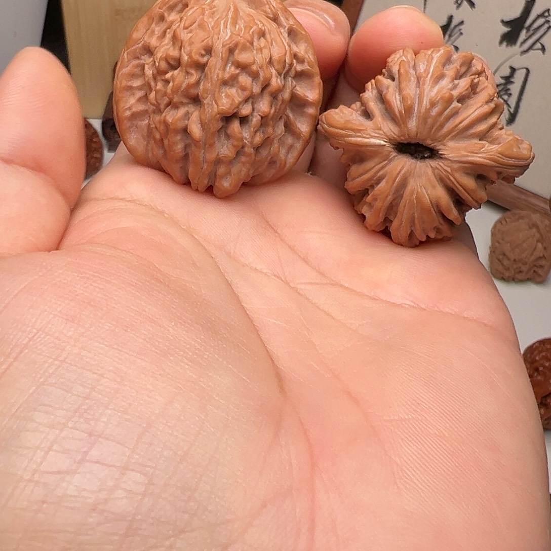 油***人文玩核桃吊坠四座楼