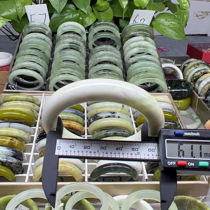 蛇纹石玉未镶嵌手镯20