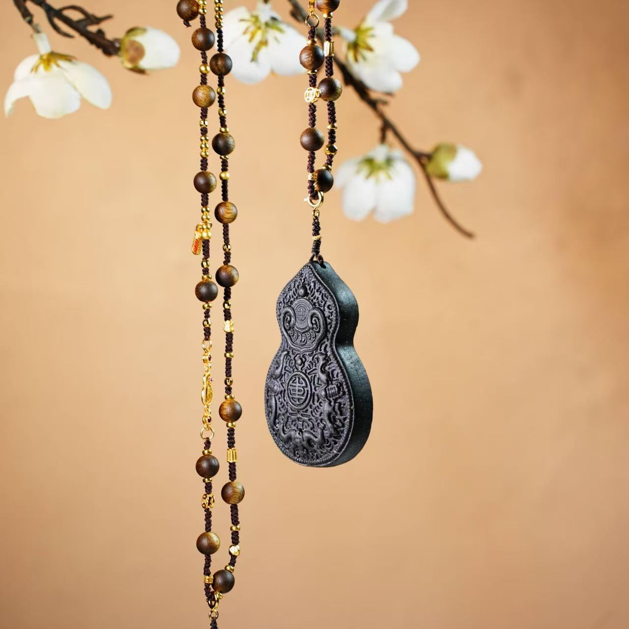 【老佛爷白棋长寿牌】一脉香传-和济堂-白棋长寿牌项链配天然合香牌