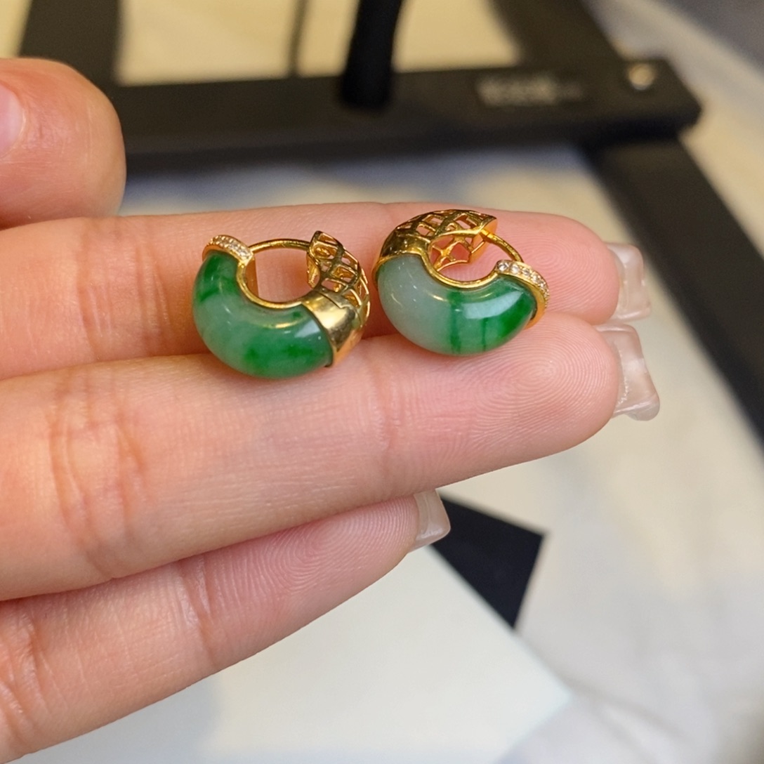 翡翠耳饰18K金镶嵌设计款小马鞍耳包