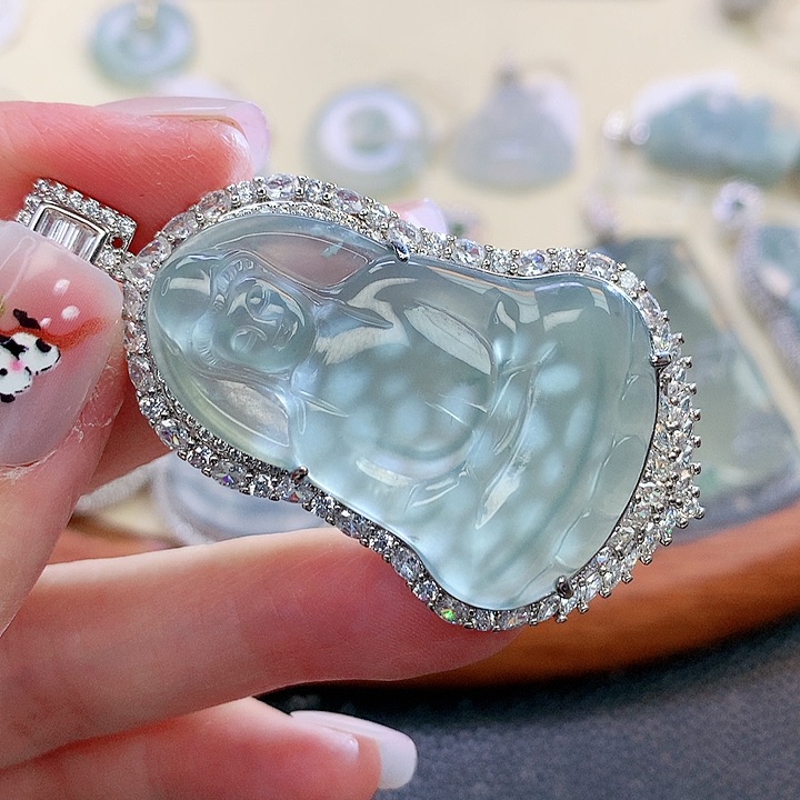 翡翠颈饰未镶嵌翡翠